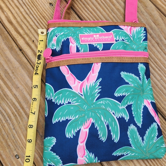 Simply Southern Palm-Print Crossbody Bag in Navy and Pink - Picture 6 of 8